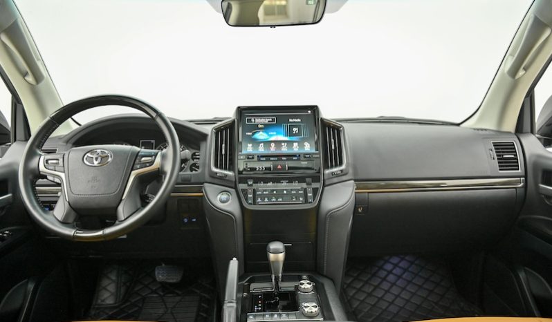 
								Toyota Land Cruiser GXR 4.0L full									