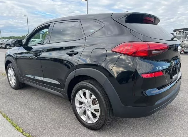 
								Hyundai Tucson 2.0 AT full									