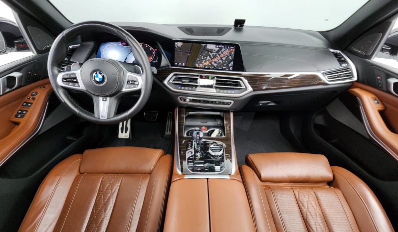 
								BMW X5 M50d First Edition full									