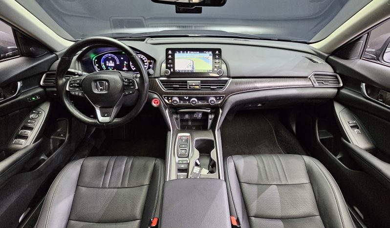 
								Honda Accord 2.0 Hybrid Touring full									