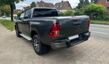 
									Toyota Hilux 2.4 D-4D 4WD AT full								