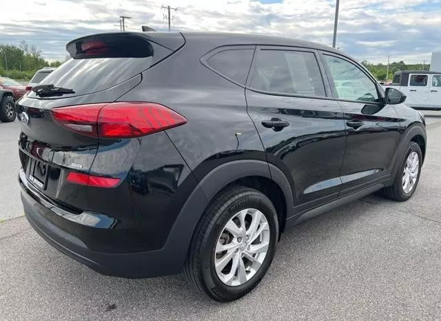 
								Hyundai Tucson 2.0 AT full									