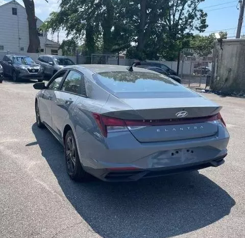 
								Hyundai Elantra full									