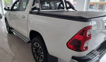 
									Toyota Hilux 2.4 D-4D 4WD full								