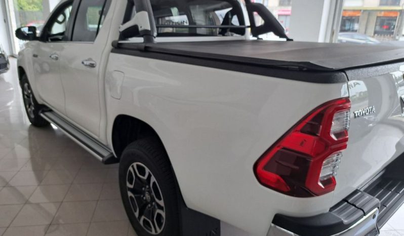 
								Toyota Hilux 2.4 D-4D 4WD full									