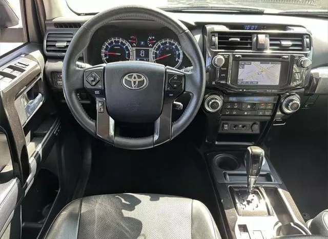 
								Toyota 4Runner TRD-OFF ROAD PREMIUM full									