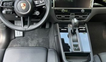 
									2024 Porsche Macan S full								