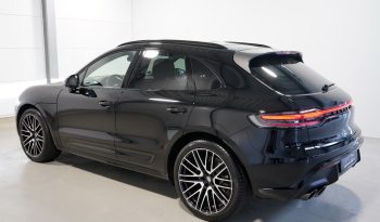 
									2024 Porsche Macan T full								