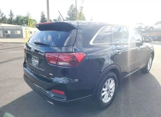 
								Kia Sorento 2.4 AT full									