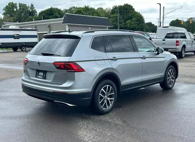 
								Volkswagen Tiguan 2.0 AT full									