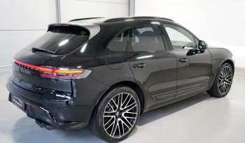 
									2024 Porsche Macan T full								