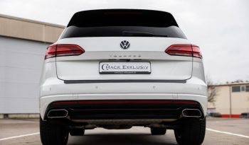 
									2022 Volkswagen Touareg R-Line 4Motion Fully equipped full								