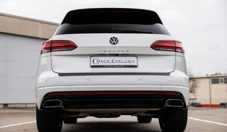 
								2022 Volkswagen Touareg R-Line 4Motion Fully equipped full									