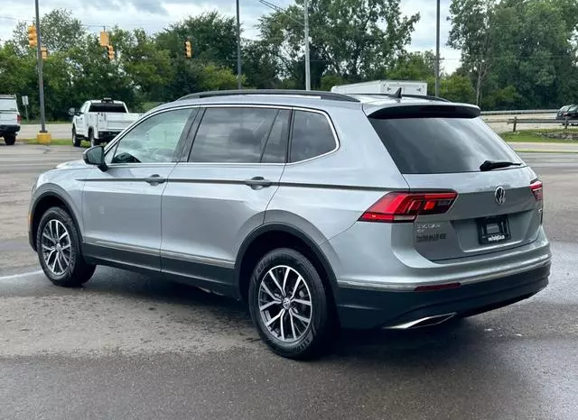 
								Volkswagen Tiguan 2.0 AT full									