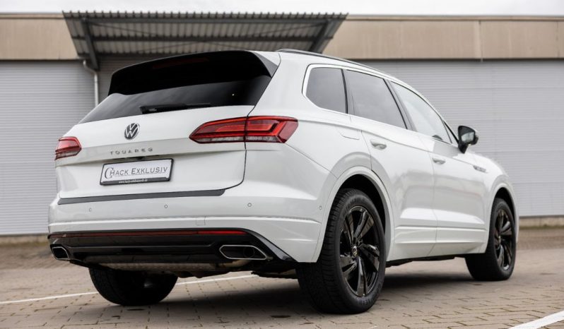 
								2022 Volkswagen Touareg R-Line 4Motion Fully equipped full									