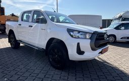 2022 Toyota Hilux 2.4 MT