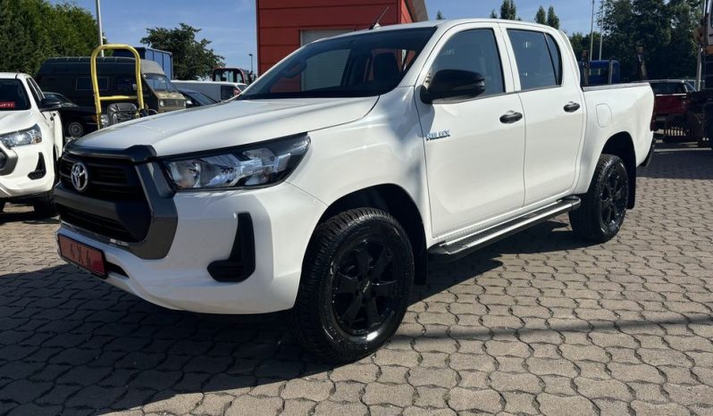 
								2022 Toyota Hilux 2.4 MT full									