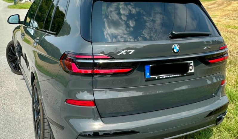 
								2023 BMW X7 3.0 AT full									