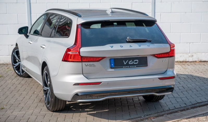 2023 Volvo V60 2.0 AT