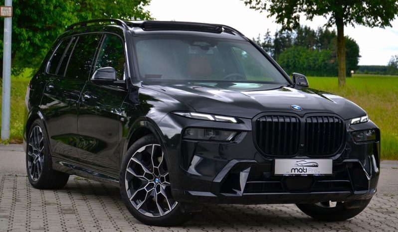 
								2023 BMW X7 3.0 AT full									