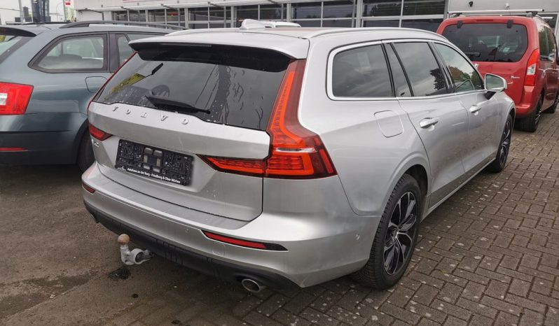 2022 Volvo V60 2.0 AT