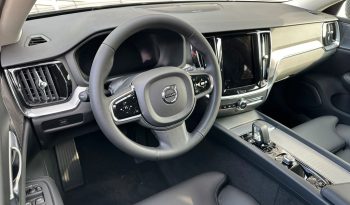 
									2023 Volvo V60 2.0 AT full								