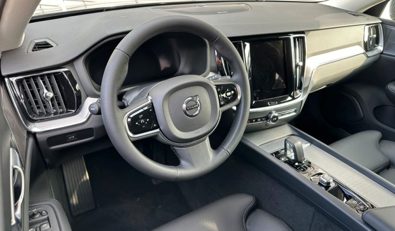 2023 Volvo V60 2.0 AT