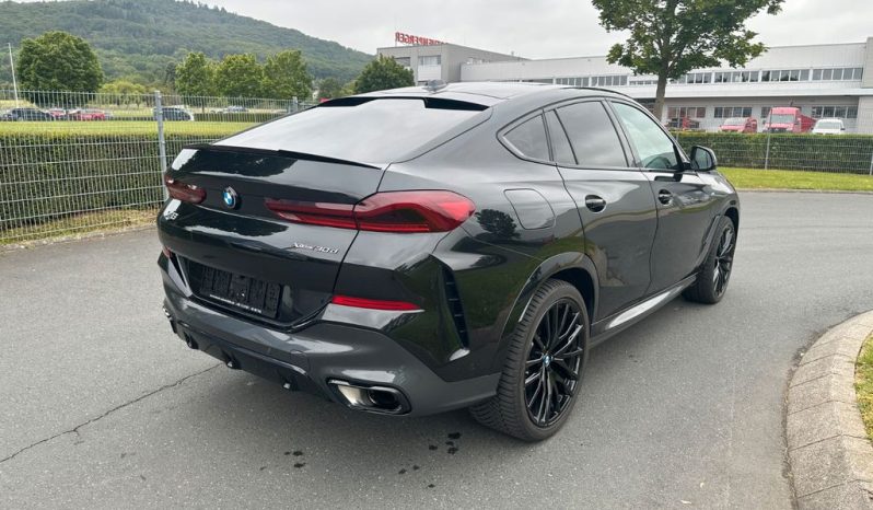 
								2023 BMW X6 3.0 AT full									