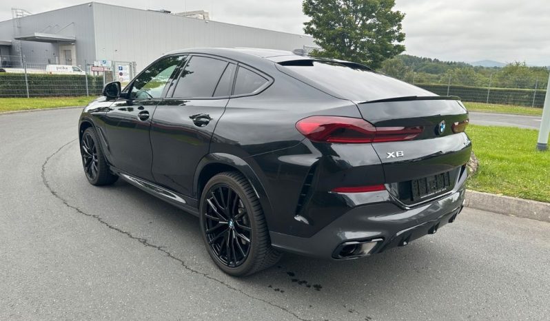 
								2023 BMW X6 3.0 AT full									