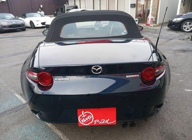 
								Mazda Roadster, 2021 full									