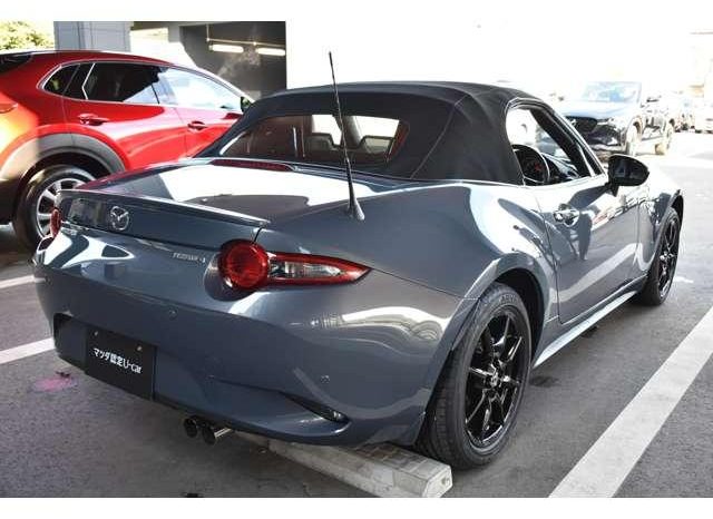 
								Mazda Roadster, 2021 full									