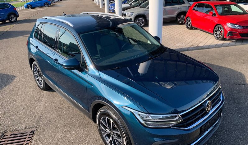 
								Volkswagen Tiguan, 2022 full									