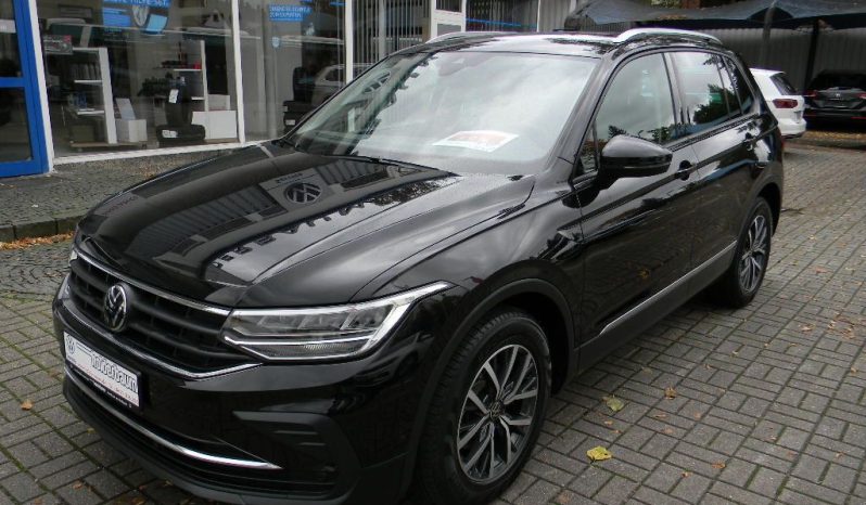 
								Volkswagen Tiguan, 2022 full									