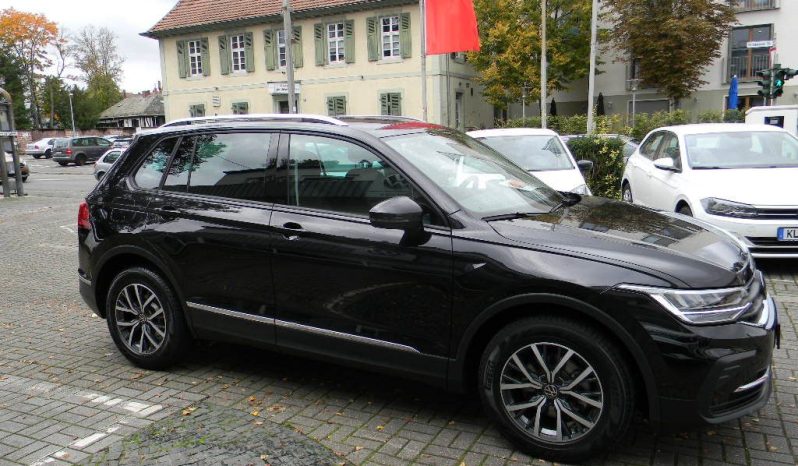
								Volkswagen Tiguan, 2022 full									