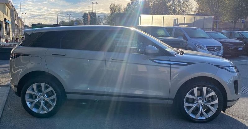 
								Land Rover Range Rover Evoque, 2022 full									