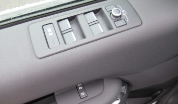 
									Land Rover Discovery, 2021 full								